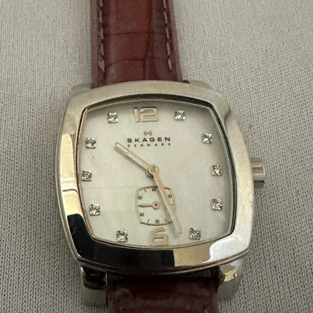 Skagen ladies watch silver case pearl face brown leather band